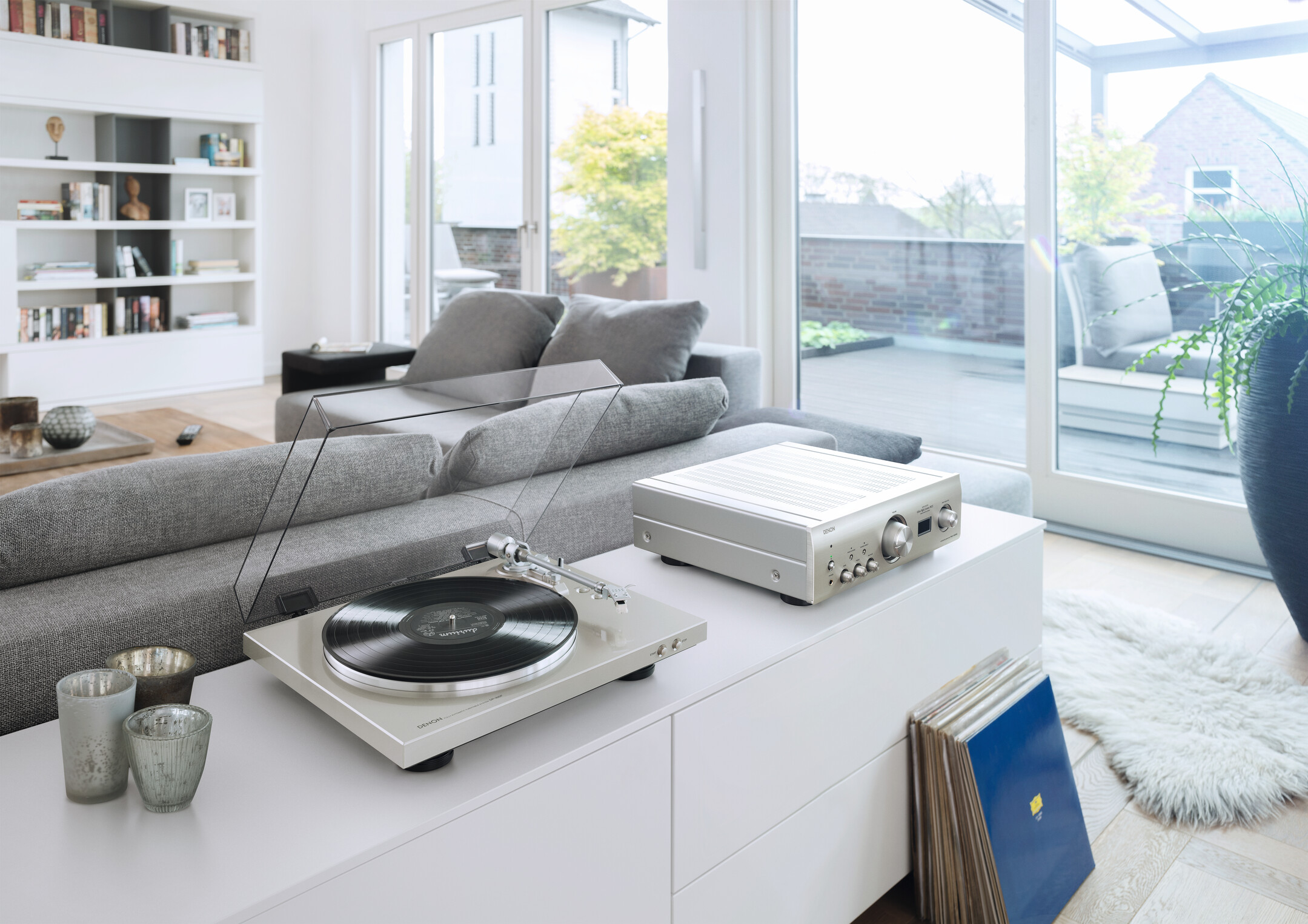 DENON-DP-300F-Silver-3-Denon-vinuulplaadimangija-DP-300F-hobe-2 DENON DP-300F Silver