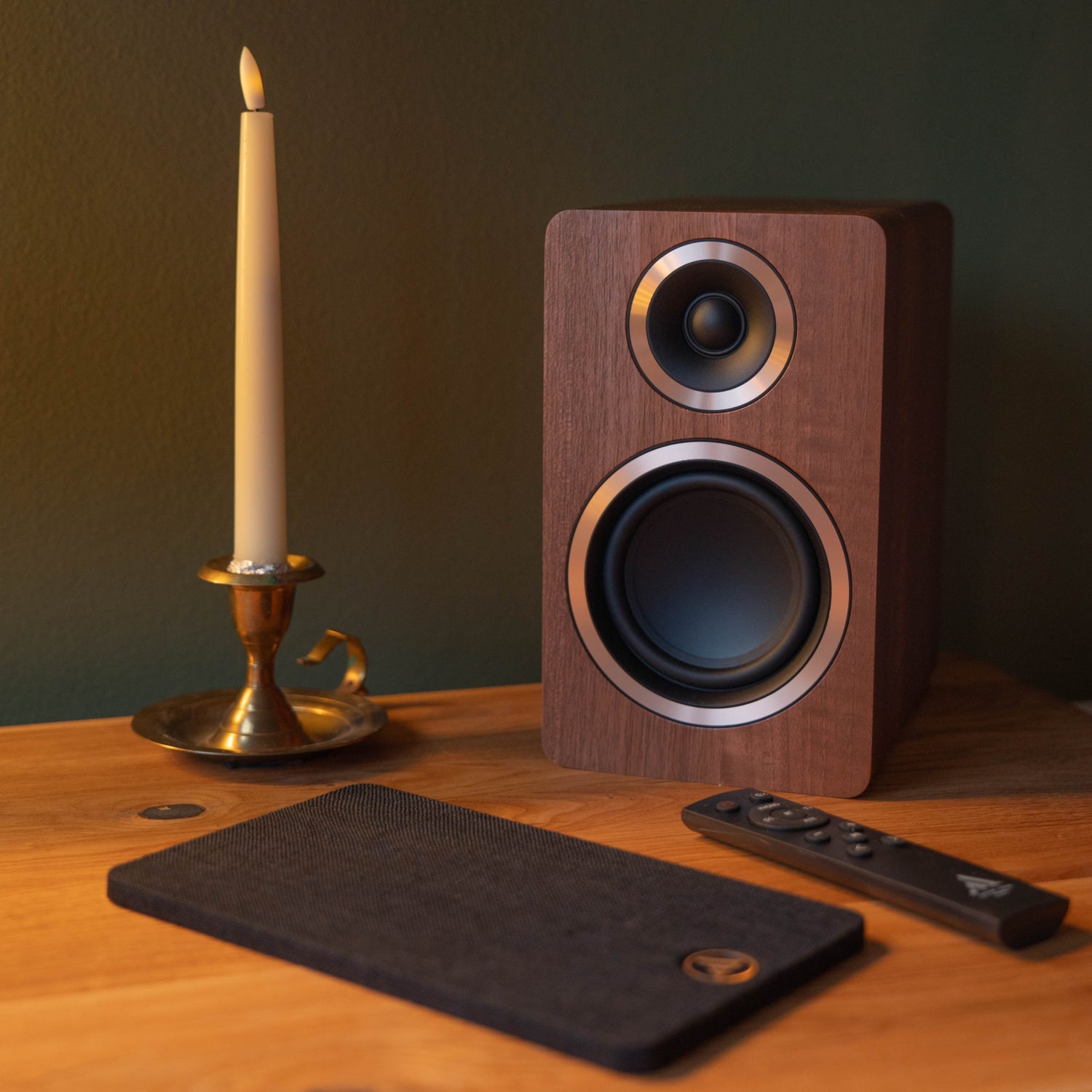 ARGONFENRISA4-WALNUT-7 ARGON AUDIO FENRIS A4 WALNUT