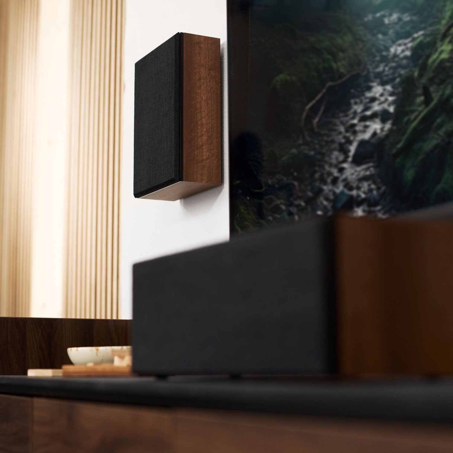 ARGONFORUS4WALL-WALNUT-5 ARGON AUDIO Forus 4 WALL WALNUT