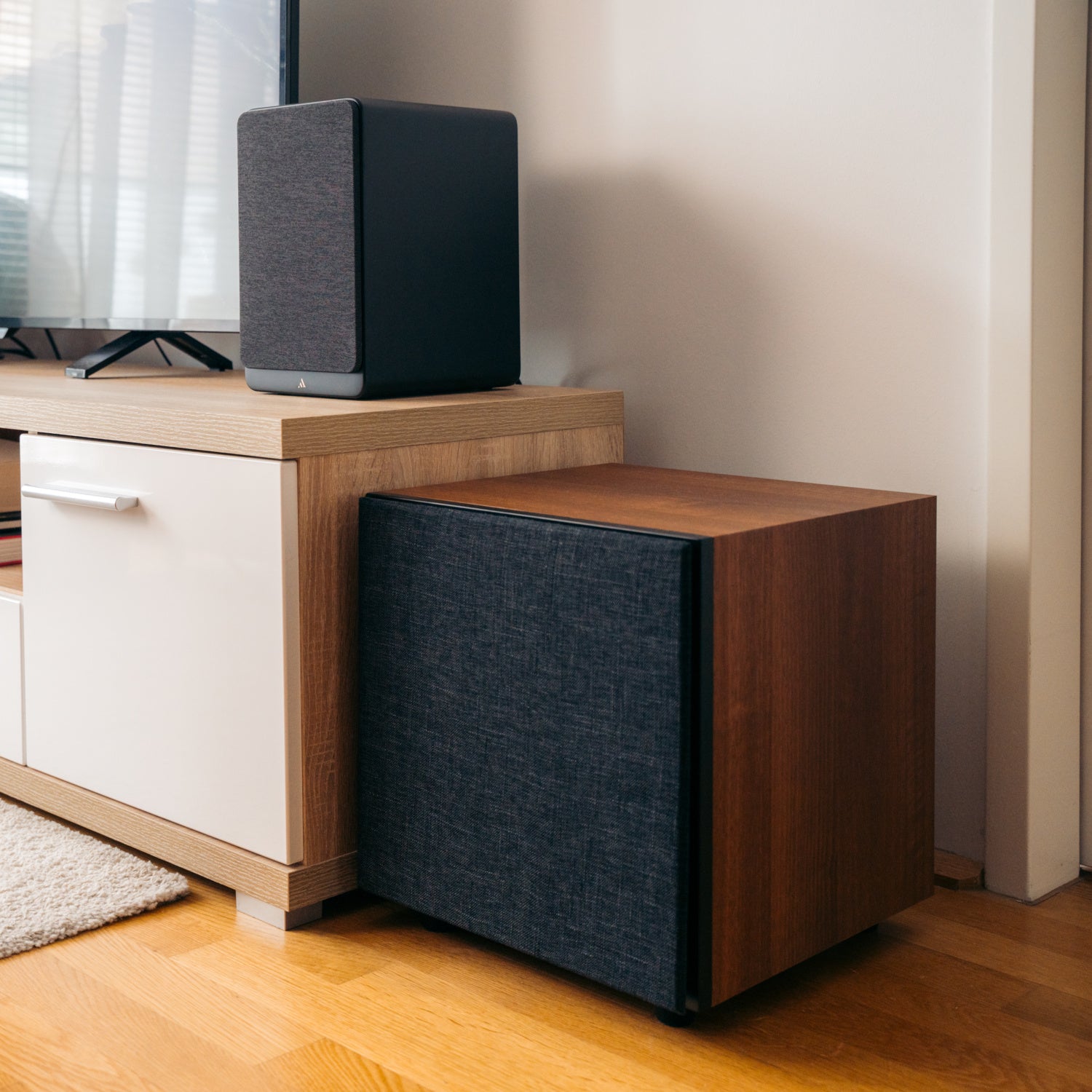 ARGONMALMOSUB10-WALNUT-6 ARGON AUDIO Malmo SUB 10 WALNUT
