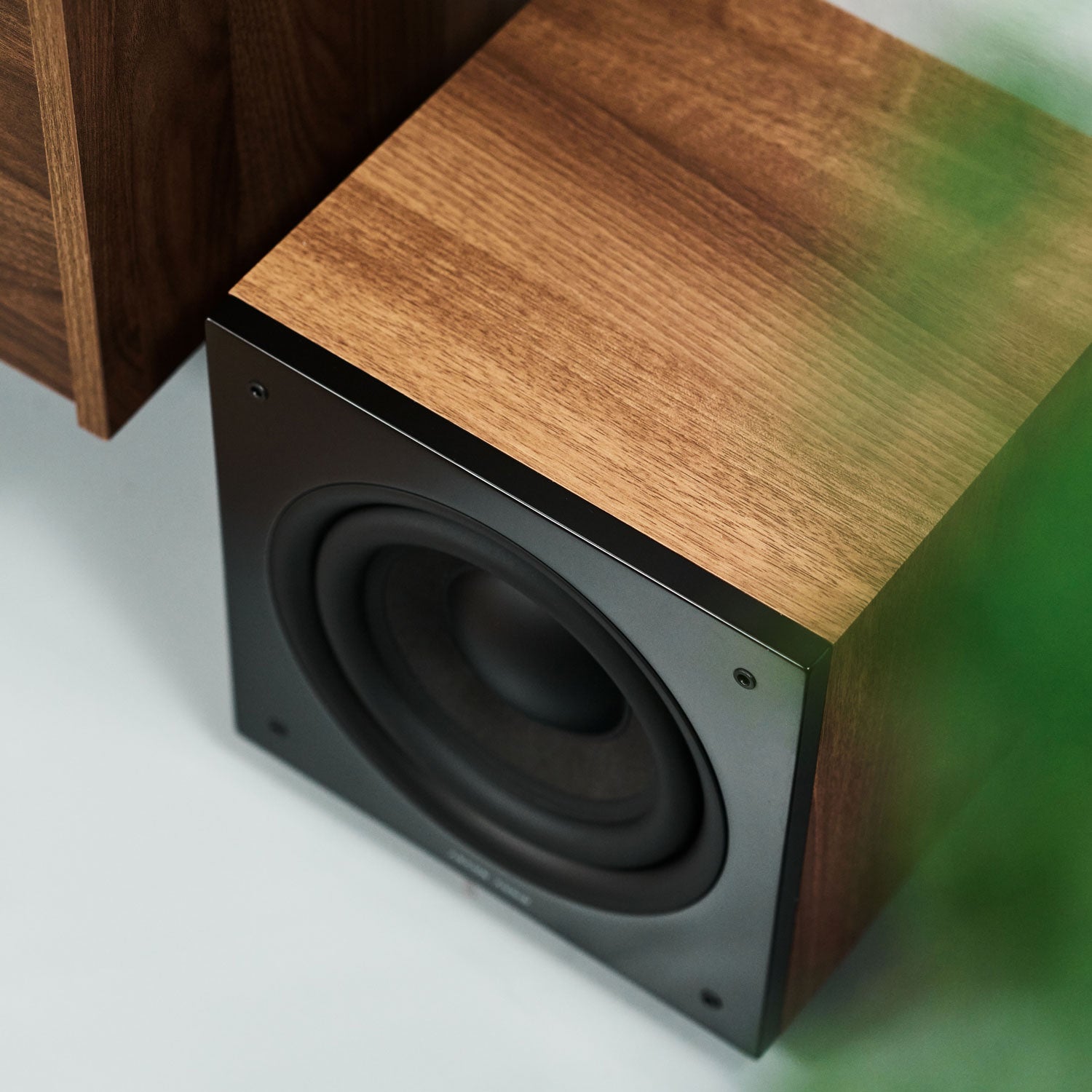 ARGONMALMOSUB8-WALNUT-4 ARGON AUDIO Malmo SUB 8 WALNUT