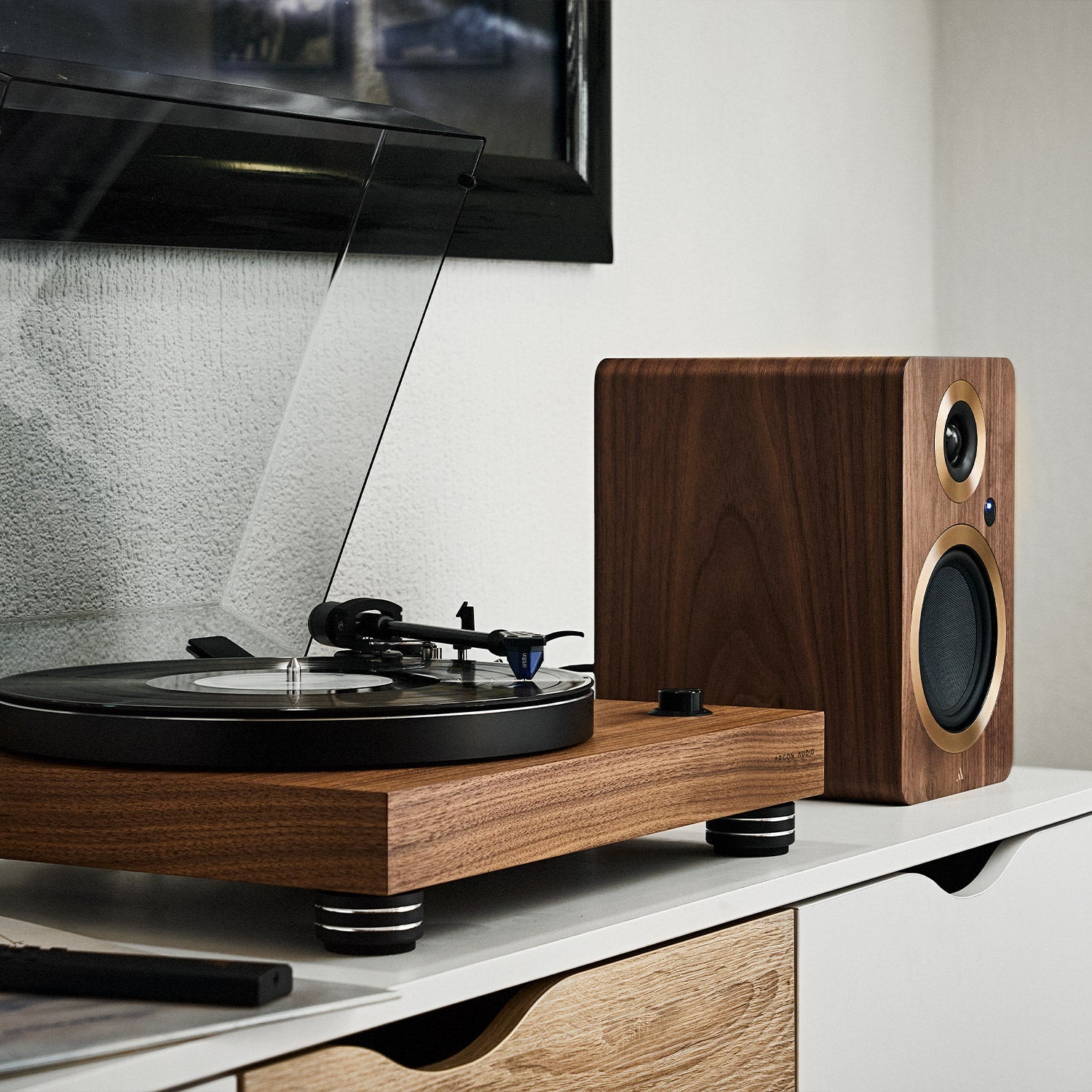ARGONTT4MK2-WALNUT-9 Argon Audio TT-4 MK2 vinilo plokštelių grotuvas – Ruda (medžio)