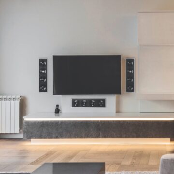 KEF Ci4100QL-THX į sieną montuojama kolonėlė