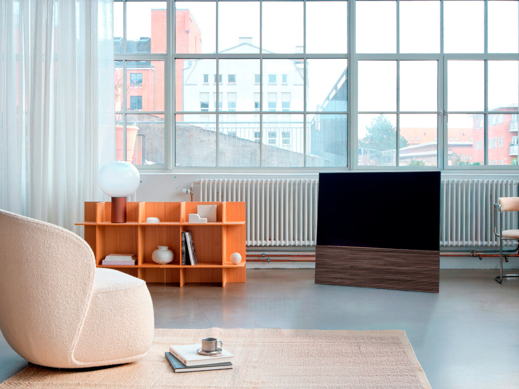 Canvas-HiFi-Canvas-55-Walnut-4-Canvas_55_Walnut_floor-1024×768-1 Canvas HiFi Canvas 55" Walnut