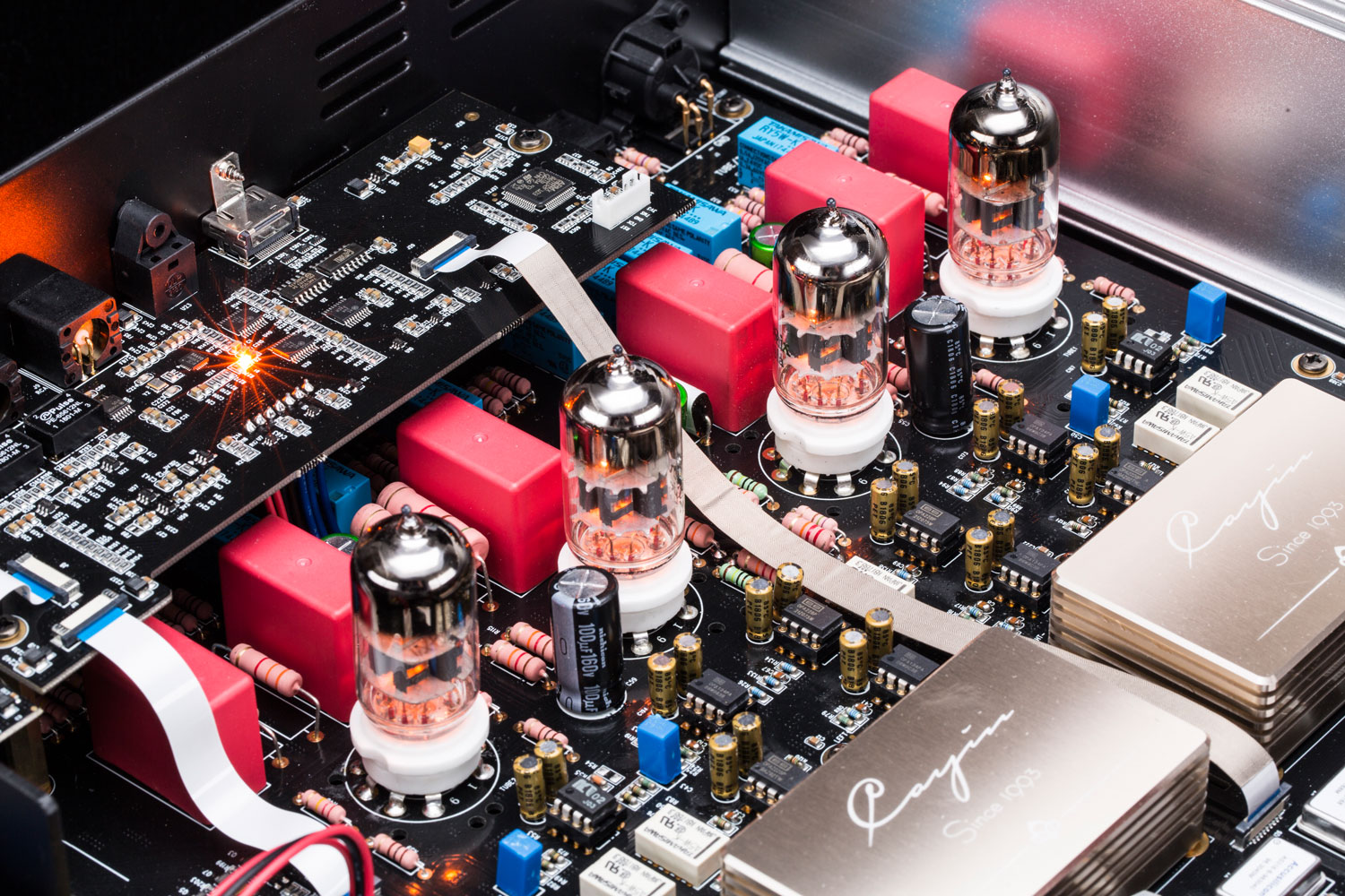 Cayin-CS-100DAC-7-Cayin_CS-100DAC_roehre_1500px Cayin CS-100DAC