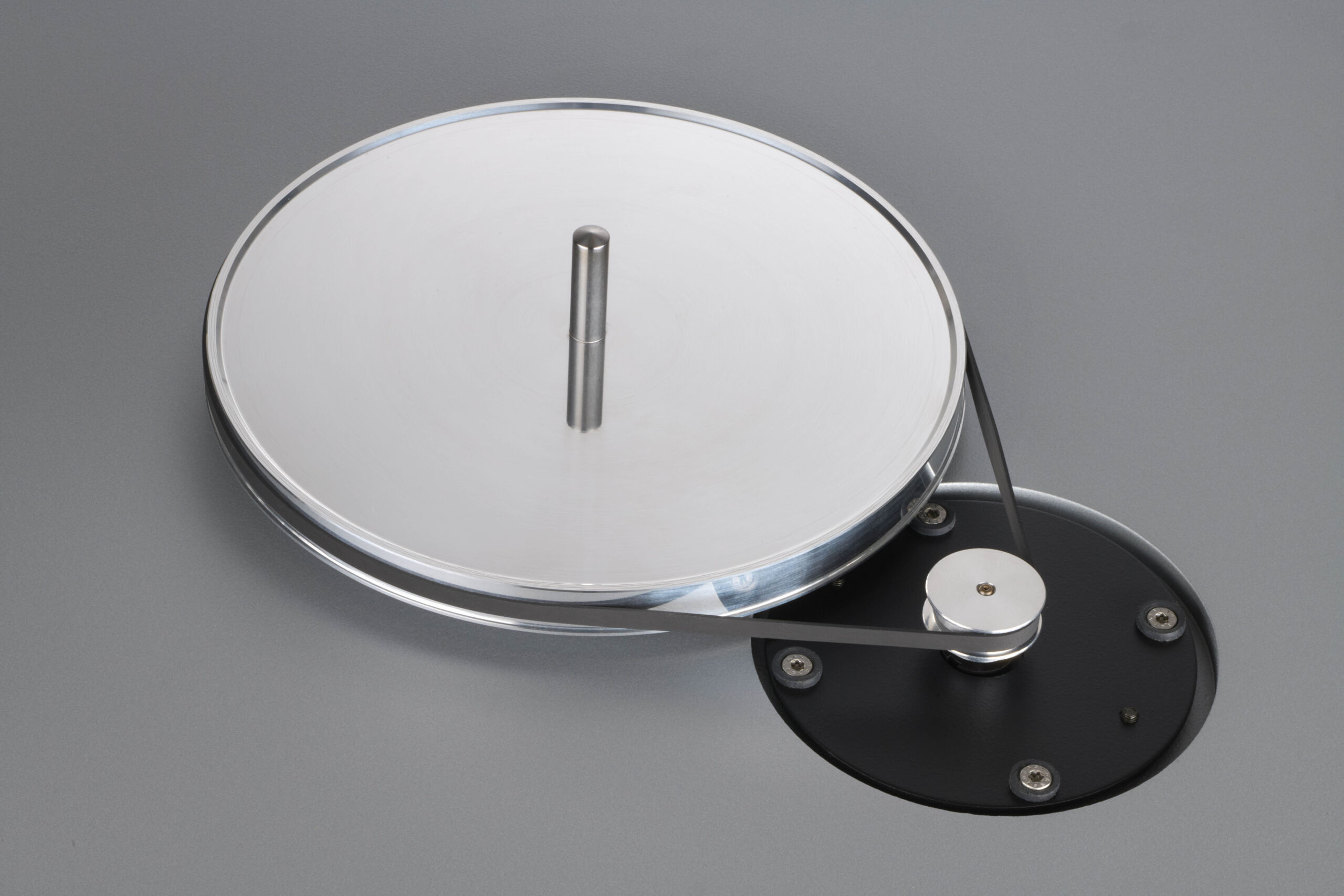 Clearaudio-Compass-sidabrinis-3-LW-compass-silver-Detail_Subteller_2982-scaled-1 Clearaudio Compass sidabrinis