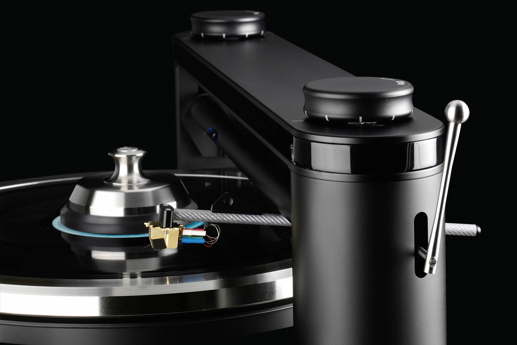 Clearaudio-Statement-V2-5-LW-Statement-black-silver-b-Detail5-clamp-black-15-04-1 Clearaudio Statement V2