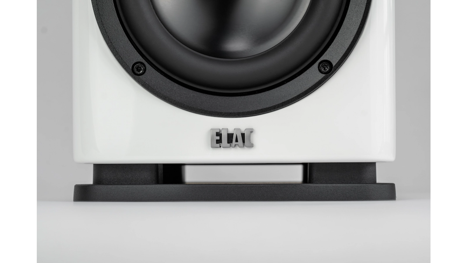 ELAC-Solano-BS-283.2-baltas-lakas-pora-5-ELAC-Solano-BS-283.2-White-Details-9-23-2 ELAC Solano BS 283.2 baltas lakas (pora)