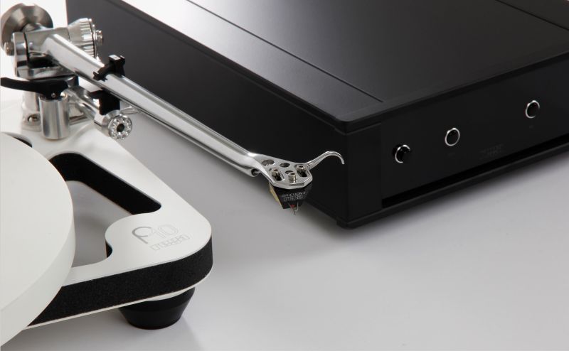 Rega-Planar-10-su-Apheta-3-galvute-pilkas-3-Planar-10-GALLERY-3-28129 Rega Planar 10 su Apheta 3 galvute pilkas