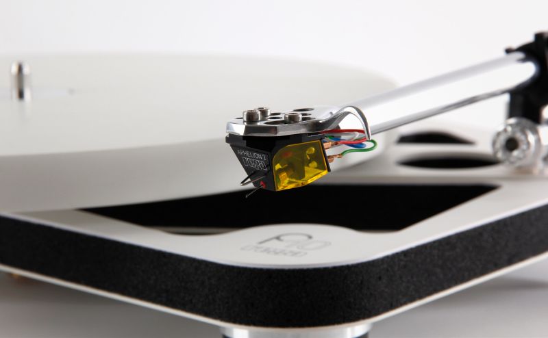 Rega-Planar-10-su-Apheta-3-galvute-pilkas-5-Planar-10-GALLERY-5-28129 Rega Planar 10 su Apheta 3 galvute pilkas