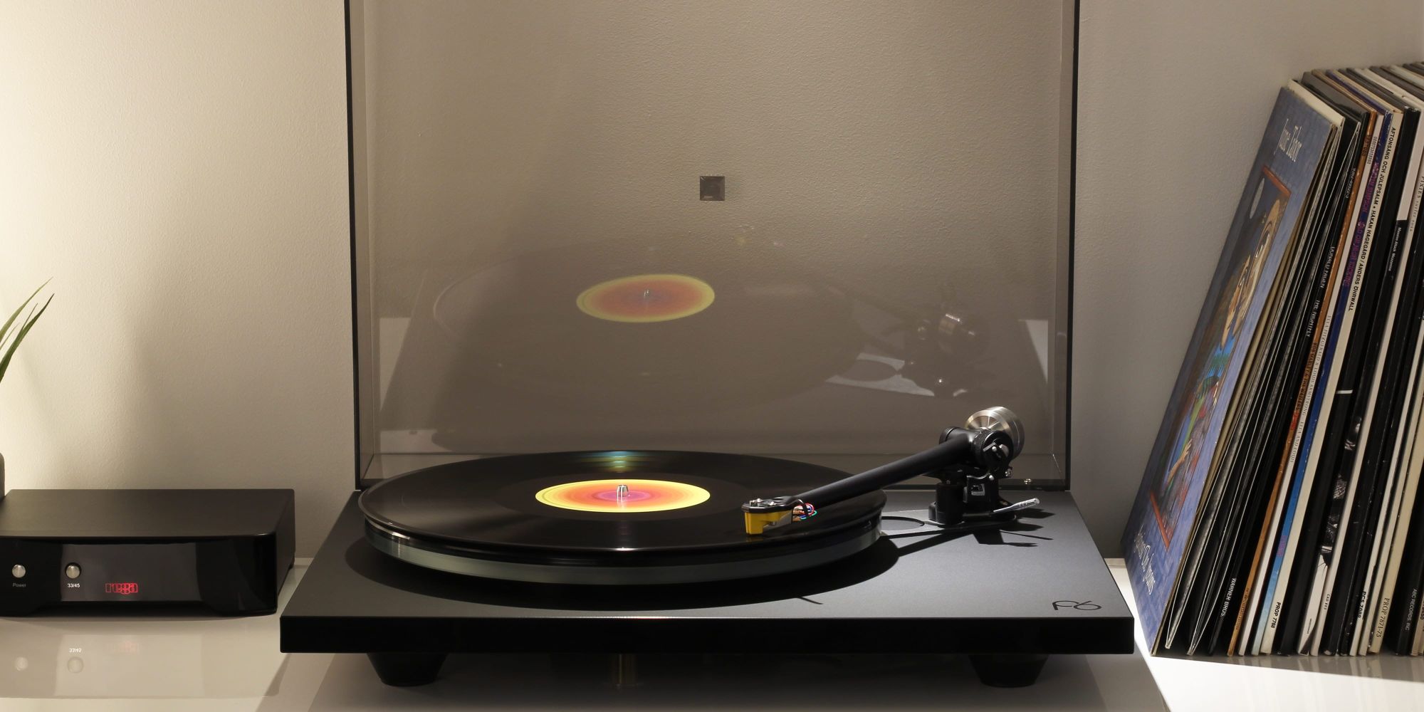Rega-Planar-6-su-Rega-Ania-MC-galvute-pilkas-3-planar-6-hero-03 Rega Planar 6 su Rega Ania MC galvute pilkas