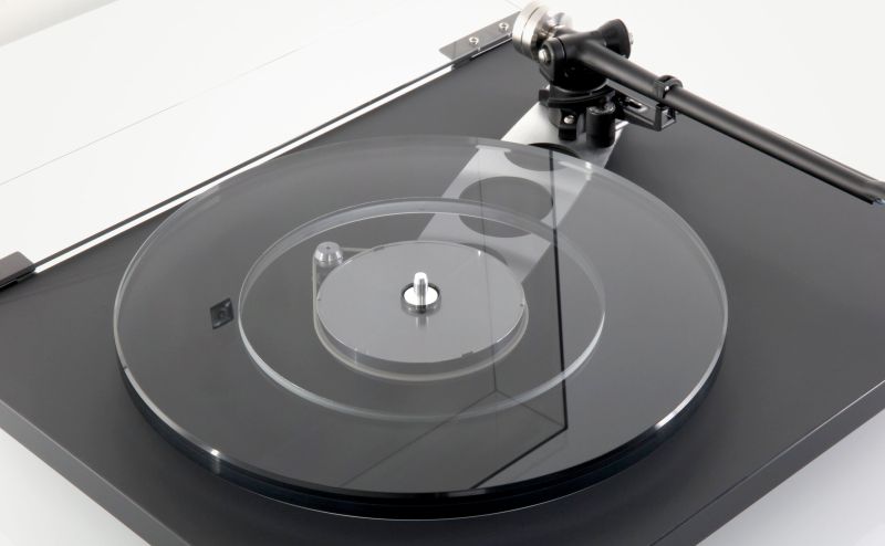Rega-Planar-6-su-Rega-Ania-MC-galvute-pilkas-6-planar-6-gallery-02 Rega Planar 6 su Rega Ania MC galvute pilkas